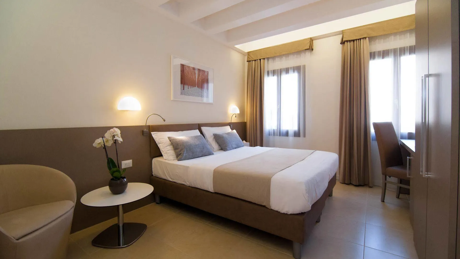 Leone Hotel Venice Italy